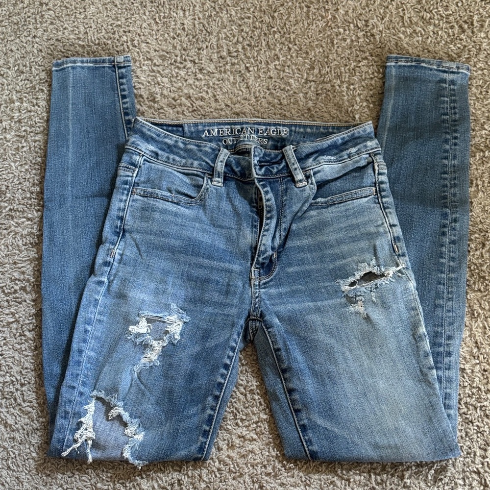 American Eagle Outfitters Women's Light Blue Ripped Skinny Jeans